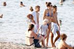 ibiza 5 augustus 2015
Lilly Becker en haar zoon en de zonen van Boris Becker op het strand van Cala Bassa
