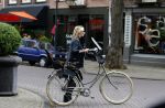 Amsterdam 14 juli 2015
Bracha v Doesburgh zwanger winkelend op de cornelis schuytstraat