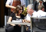 Amsterdam 11 juni 2015
Bram Moszkowicz met zijn vriendin Nienke Hoogervorst op terras in Amsterdam zuid