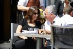 Amsterdam 11 juni 2015
Bram Moszkowicz met zijn vriendin Nienke Hoogervorst op terras in Amsterdam zuid