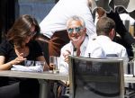 Amsterdam 11 juni 2015
Bram Moszkowicz met zijn vriendin Nienke Hoogervorst op terras in Amsterdam zuid