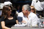 Amsterdam 11 juni 2015
Bram Moszkowicz met zijn vriendin Nienke Hoogervorst op terras in Amsterdam zuid