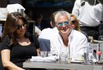 Amsterdam 11 juni 2015
Bram Moszkowicz met zijn vriendin Nienke Hoogervorst op terras in Amsterdam zuid