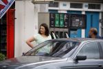 Amsterdam 16 juni 2015 
Caro Emerald gaat tanken met haar auto.