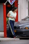 Amsterdam 16 juni 2015 
Caro Emerald gaat tanken met haar auto.
