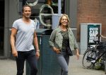 Amsterdam 12 augustus 2015 
Chantal Janzen met haar man Marco op de cornelis schuytstraat