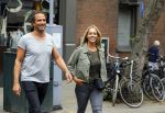 Amsterdam 12 augustus 2015 
Chantal Janzen met haar man Marco op de cornelis schuytstraat