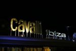 ibiza 7 augustus 2015
Maurice Mobetie (Momo) de ex vriend van Sylvie Meis wordt geintervieuwd voor het duitse blad Gala in zijn club Cavalli ibiza