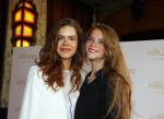 Amsterdam 14 juli 2015  
Premiere de Reunie in Tuschinski met in de hoofdrollen Daan Schuurmans en Thekla Reuten.
Thekla is zwanger en haar vriend Gijs Naber is er ook alsmede de zwangere Bracha v Doesburgh.
Daantje idelenburg