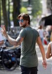 Amsterdam 17 juli 2015
Dave Roelvink met een dame waarvan Dave zegt dat het zijn manager is.