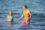 ibiza 29 juli 2015
Wendy v Dijk met Sem Lizzy haar moeder en man Erland Galjaard en zijn kinderen uit eerste huwelijk op strand van Coco beach. Herman den Blijker zijn zoon en vrouw alsmede John Ewbank dochter Day en Kelly Weekers zijn ook aanwezig