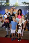 Rotterdam 9 augustus 2015
Edwin Smulders Johnny de Mol en Tomas v d Broek tijdens opnames van het rtl programma Down met Johnny. We gingen naar de premiere naar Wickie de Viking in het nieuwe Luxor. Dirk Kuyt met vrouw Gertrude en hun kinderen
