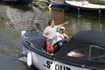 Amsterdam 1 juli 2015
Dirk en Suus Zeelenberg varen met hun sloep (boot) over de amsterdamse grachten