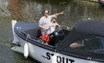 Amsterdam 1 juli 2015
Dirk en Suus Zeelenberg varen met hun sloep (boot) over de amsterdamse grachten