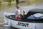Amsterdam 1 juli 2015
Dirk en Suus Zeelenberg varen met hun sloep (boot) over de amsterdamse grachten