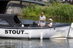 Amsterdam 1 juli 2015
Dirk en Suus Zeelenberg varen met hun sloep (boot) over de amsterdamse grachten