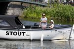 Amsterdam 1 juli 2015
Dirk en Suus Zeelenberg varen met hun sloep (boot) over de amsterdamse grachten