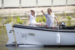 Amsterdam 1 juli 2015
Dirk en Suus Zeelenberg varen met hun sloep (boot) over de amsterdamse grachten