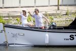 Amsterdam 1 juli 2015
Dirk en Suus Zeelenberg varen met hun sloep (boot) over de amsterdamse grachten