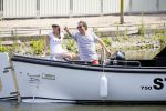 Amsterdam 1 juli 2015
Dirk en Suus Zeelenberg varen met hun sloep (boot) over de amsterdamse grachten