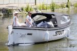 Amsterdam 1 juli 2015
Dirk en Suus Zeelenberg varen met hun sloep (boot) over de amsterdamse grachten