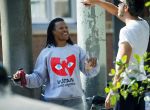Amsterdam 13 augustus 2015 
Edgar Davids in gesprek met een kennis Amsterdam zuid.