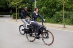Amsterdam 18 juni 2015
Frank Rijkaard met zijn vrouw op de fiets in het vondelpark.