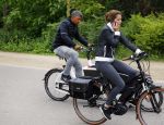 Amsterdam 18 juni 2015
Frank Rijkaard met zijn vrouw op de fiets in het vondelpark.