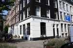 Amsterdam 2 juli 2015
Katja Schuurman met haar nieuwe vriend Freek v Noortwijk bij het restaurant waar hij werkt.