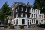 Amsterdam 2 juli 2015
Katja Schuurman met haar nieuwe vriend Freek v Noortwijk bij het restaurant waar hij werkt.
