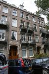 Amsterdam 14 augustus 2015  
Ivo Niehe op straat met heel veel kleding die hij van zijn auto naar een aapartement/huis brengt waar zijn zoon ook woont. Ivo heeft dit pand onlangs gekocht.