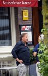 Amsterdam 14 augustus 2015  
Ivo Niehe op straat met heel veel kleding die hij van zijn auto naar een aapartement/huis brengt waar zijn zoon ook woont. Ivo heeft dit pand onlangs gekocht.