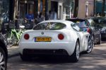Amsterdam 11 juli 2015 
Jan des Bouvrie en Willem Hendriks op terras. Jan is met zijn exclusieve Alfa Romeo