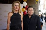 Amsterdam 14 juli 2015  
Premiere de Reunie in Tuschinski met in de hoofdrollen Daan Schuurmans en Thekla Reuten.
Thekla is zwanger en haar vriend Gijs Naber is er ook alsmede de zwangere Bracha v Doesburgh.
Jessica Durlacher en Leon de Winter