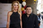 Amsterdam 14 juli 2015  
Premiere de Reunie in Tuschinski met in de hoofdrollen Daan Schuurmans en Thekla Reuten.
Thekla is zwanger en haar vriend Gijs Naber is er ook alsmede de zwangere Bracha v Doesburgh.
Jessica Durlacher en Leon de Winter