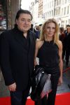Amsterdam 14 juli 2015  
Premiere de Reunie in Tuschinski met in de hoofdrollen Daan Schuurmans en Thekla Reuten.
Thekla is zwanger en haar vriend Gijs Naber is er ook alsmede de zwangere Bracha v Doesburgh.
Jessica Durlacher en Leon de Winter