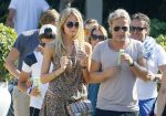 ibiza 24 juli 2015
Marco Borsato met Leontine Luca (met vriendin) Jada en Senna op vakantie.
Ze gingen lunchen met John Ewbank en zijn vriendin Kelly Weekers.