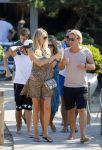 ibiza 24 juli 2015
Marco Borsato met Leontine Luca (met vriendin) Jada en Senna op vakantie.
Ze gingen lunchen met John Ewbank en zijn vriendin Kelly Weekers.