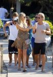 ibiza 24 juli 2015
Marco Borsato met Leontine Luca (met vriendin) Jada en Senna op vakantie.
Ze gingen lunchen met John Ewbank en zijn vriendin Kelly Weekers.