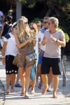 ibiza 24 juli 2015
Marco Borsato met Leontine Luca (met vriendin) Jada en Senna op vakantie.
Ze gingen lunchen met John Ewbank en zijn vriendin Kelly Weekers.