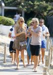 ibiza 24 juli 2015
Marco Borsato met Leontine Luca (met vriendin) Jada en Senna op vakantie.
Ze gingen lunchen met John Ewbank en zijn vriendin Kelly Weekers.