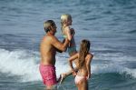 ibiza 29 juli 2015
Wendy v Dijk met Sem Lizzy haar moeder en man Erland Galjaard en zijn kinderen uit eerste huwelijk op strand van Coco beach. Herman den Blijker zijn zoon en vrouw alsmede John Ewbank dochter Day en Kelly Weekers zijn ook aanwezig