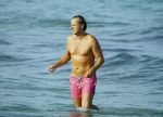 ibiza 29 juli 2015
Wendy v Dijk met Sem Lizzy haar moeder en man Erland Galjaard en zijn kinderen uit eerste huwelijk op strand van Coco beach. Herman den Blijker zijn zoon en vrouw alsmede John Ewbank dochter Day en Kelly Weekers zijn ook aanwezig