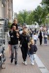 Amsterdam 12 juli 2015
Johnny en Charlotte Sophie Heitinga met hun kinderen Jezebel en Lennox in Amsterdam