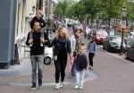 Amsterdam 12 juli 2015
Johnny en Charlotte Sophie Heitinga met hun kinderen Jezebel en Lennox in Amsterdam
