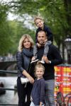 Amsterdam 12 juli 2015
Johnny en Charlotte Sophie Heitinga met hun kinderen Jezebel en Lennox in Amsterdam