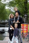 Amsterdam 12 juli 2015
Johnny en Charlotte Sophie Heitinga met hun kinderen Jezebel en Lennox in Amsterdam