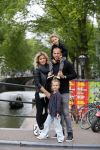 Amsterdam 12 juli 2015
Johnny en Charlotte Sophie Heitinga met hun kinderen Jezebel en Lennox in Amsterdam