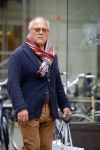 Amsterdam 9 juni 2015
Joop Braakhekke doet boodschappen op de pc hooftstraat