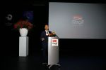 Amsterdam 19 juni 2015
Joop v d Ende geeft persconferentie dat hij 60% van Stage entertainment heeft verkocht aan CVC Capital. Jannine v d Ende is natuurlijk aanwezig.